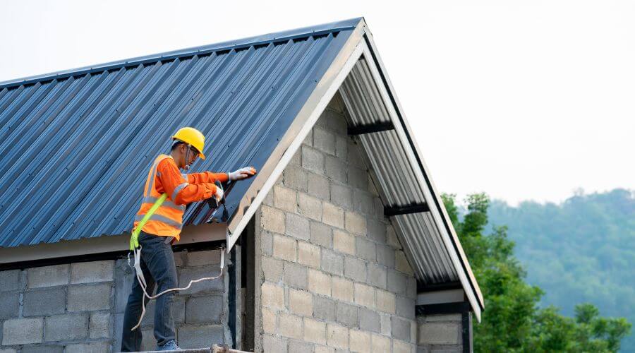 Professional Flat Roofing Installation in Mistletoe, KY